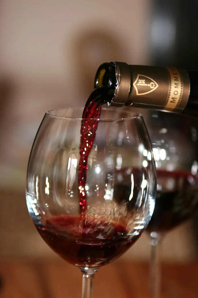 Servicio de vino en copa